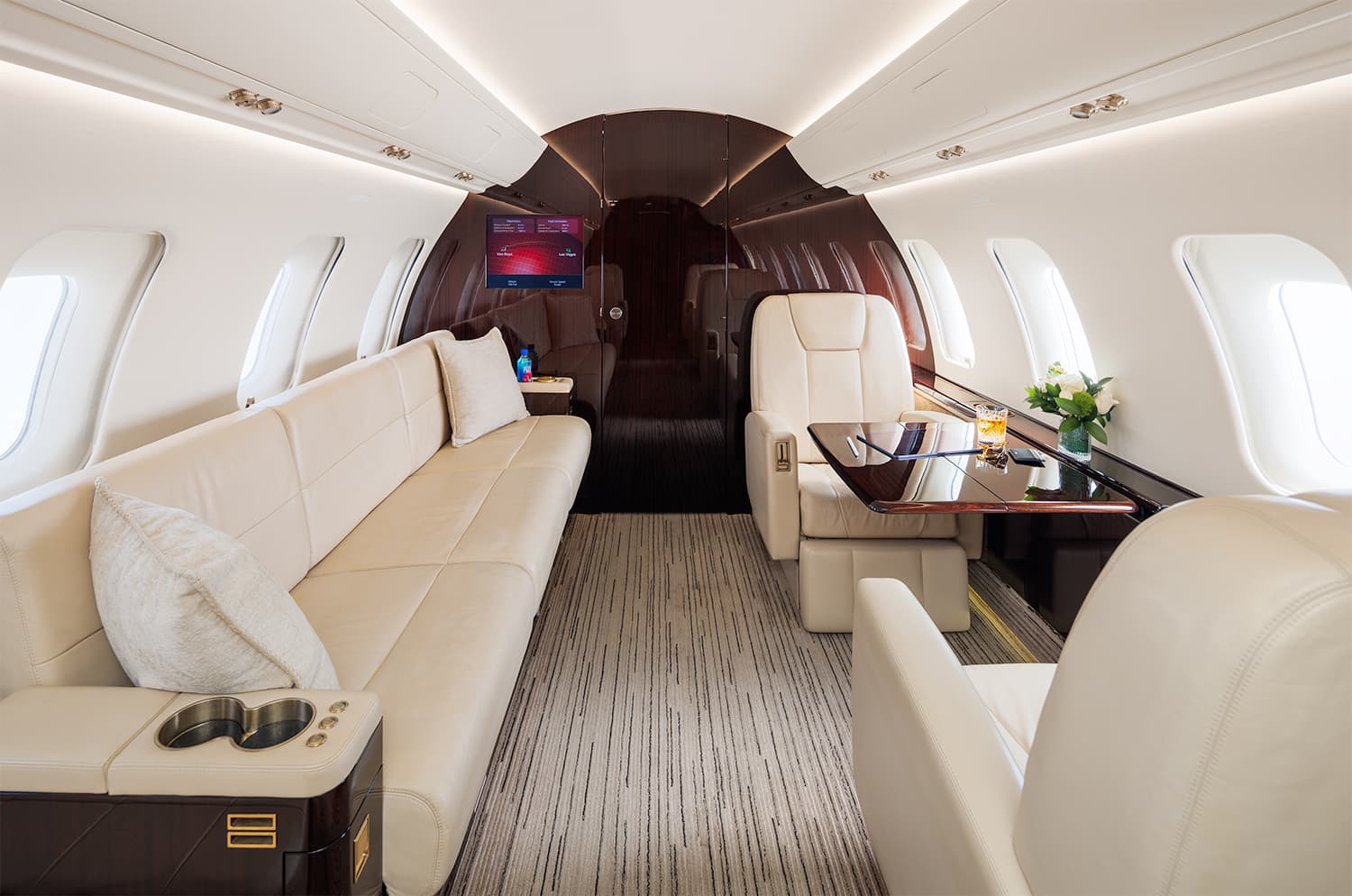 Challenger 605, photo 2