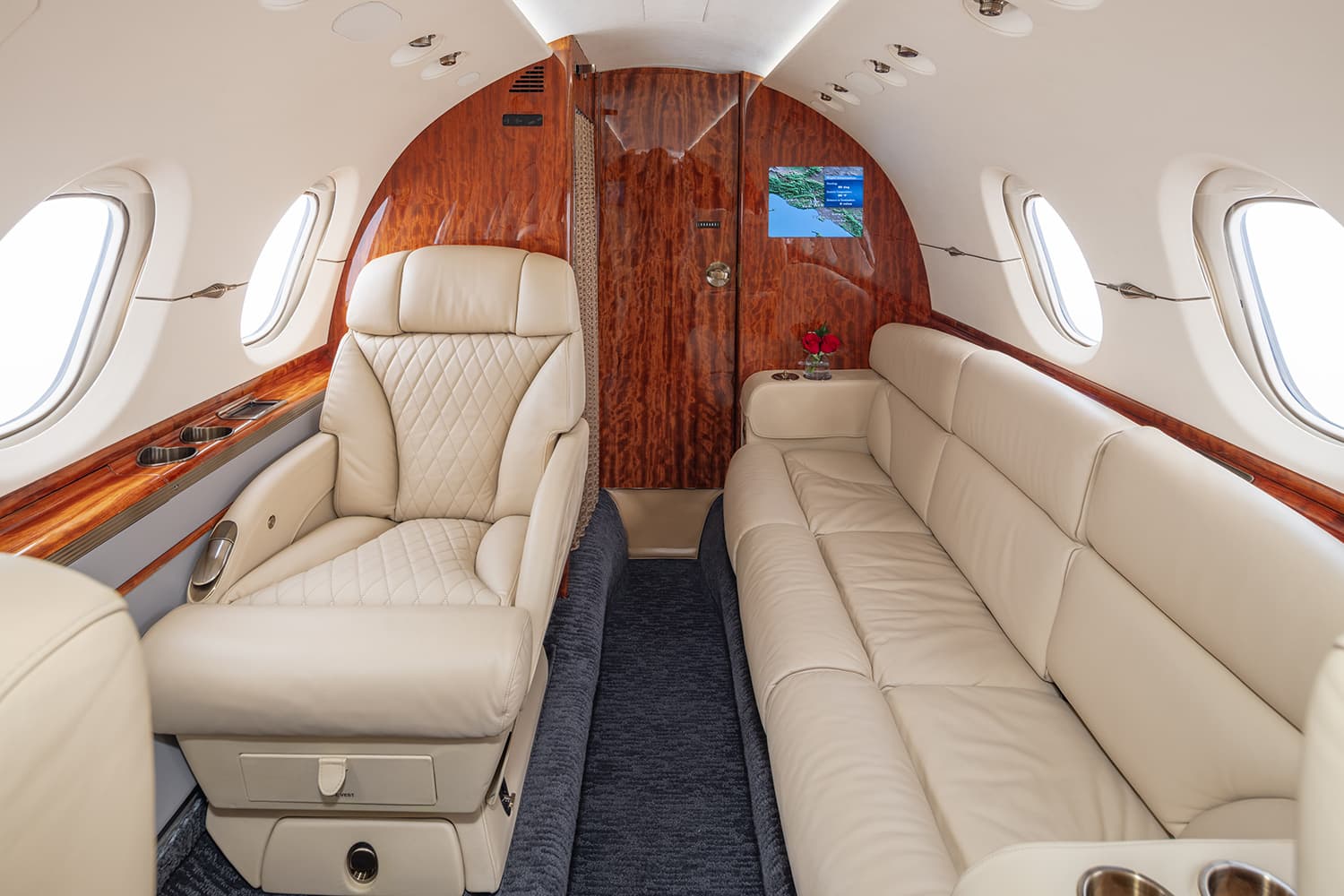 Hawker 900XP, photo 7